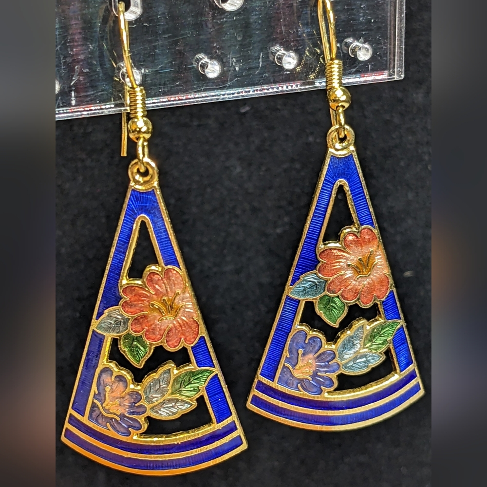 Vintage Cloisonne Cut-out Curved Triangle Earrings, Wirehook Pierced, NOS NWT